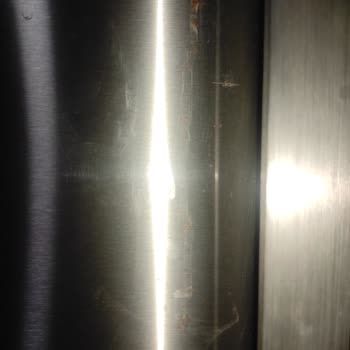 Buzdolabında Paslanma Ve Yetersiz Servis İlgisi