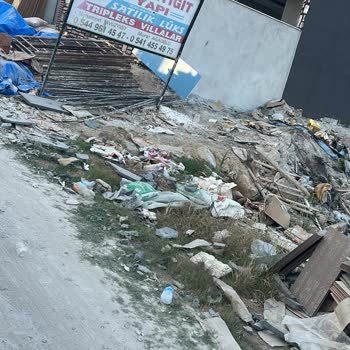 İnşaatın Yol Açtığı Çöplük Ve Müteahhitin İlgisiz Tavrı