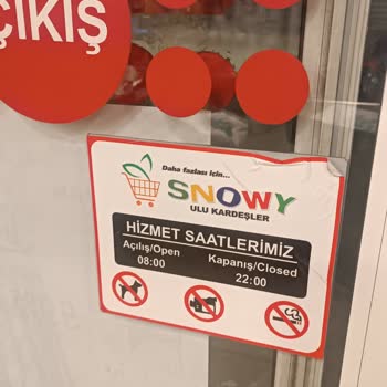 Mağaza Kapanış Saati Ve Çalışanların Davranışları Hakkında Şikayet