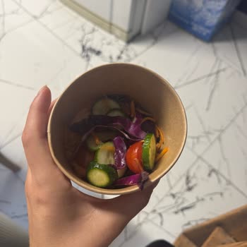 Sıcak Kaşık - Çorba & Meze Dalga Geçer Gibi Yapılan Sipariş Gönderimi