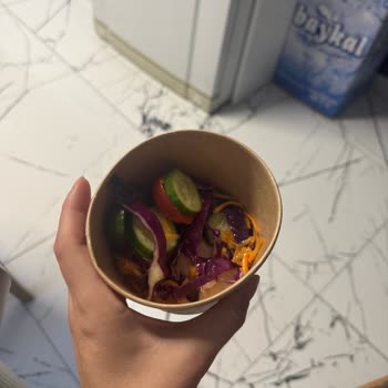 Sıcak Kaşık - Çorba & Meze Dalga Geçer Gibi Yapılan Sipariş Gönderimi