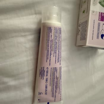 Mustela Pişik Kremi Bebeğimde Sert Kabarcıklara Yol Açtı