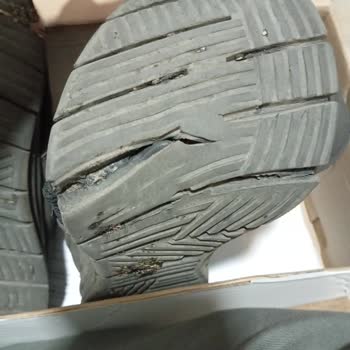 Polaris Spor Ayakkabının Tabanı 2. Kez Yarıldı, Satıcı Destek Vermiyor