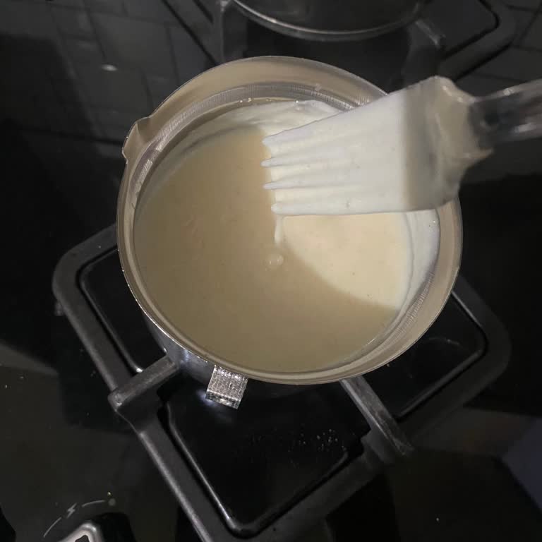 Aldığım Ballı Sütlü İrmik Kıvam Tutmadı, Çöpe Atmak Zorunda Kaldım