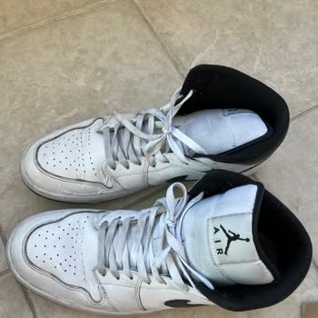 Kısa Sürede Deforme Olan Ayakkabı İçin Mağduriyetimin Giderilmesini İstiyorum