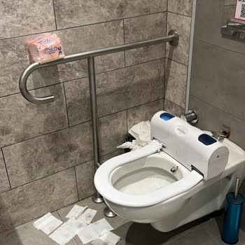 Bostancı Kuzey Petrol Ofisi'nde Hijyen Skandalı: Temizlik Ve Malzeme Eksikliği