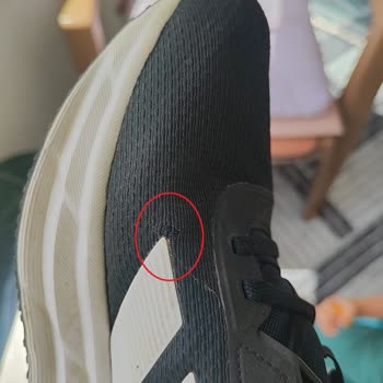 Intersport Kısa Sürede Yırtılan Ayakkabıya Değişim Reddi: Mağduriyetim Giderilmiyor