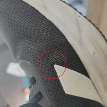 Intersport Kısa Sürede Yırtılan Ayakkabıya Değişim Reddi: Mağduriyetim Giderilmiyor