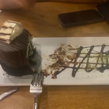 Mado Acity'de Bozuk Pasta Ve Yanlış Sipariş Deneyimi