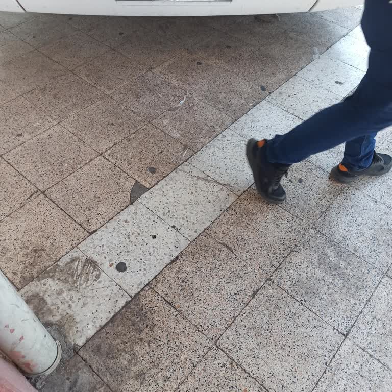 Metro Turizm Muavininin Yolcuya Haksız Ve Saygısız Davranışı