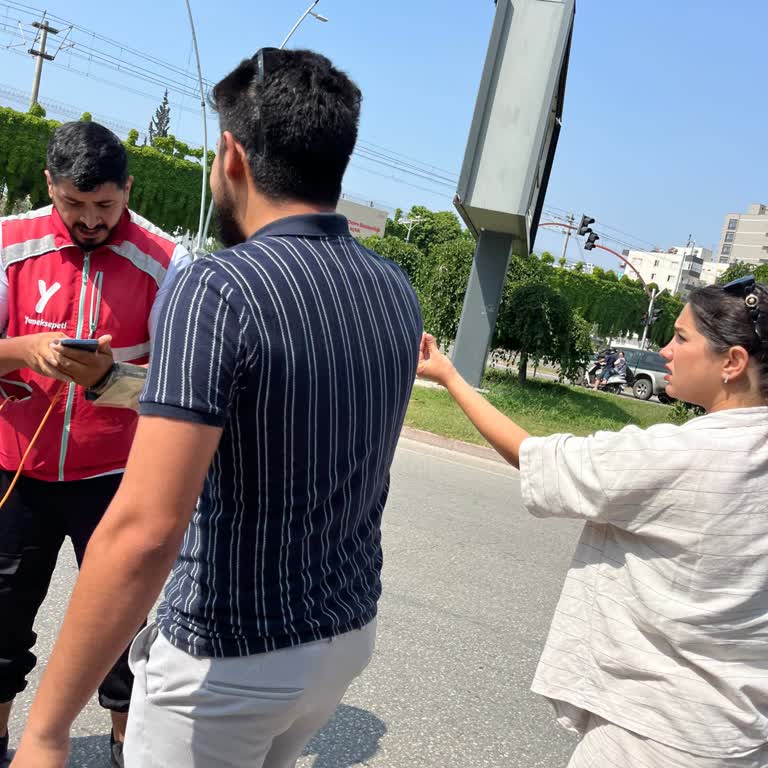 Yemek Sepeti Çalışanının Trafikte Tehlikeli Ve Saygısız Davranışı