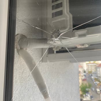 Kurulum Sırasında Kırılan Cam 1 Aydır Yapılmadı, Mağdurum!