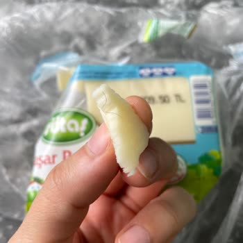 Sütaş Kaşar Peynirinde Kıl Çıkması Nedeniyle Güven Kaybı