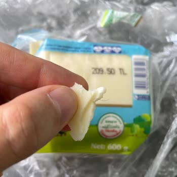 Sütaş Kaşar Peynirinde Kıl Çıkması Nedeniyle Güven Kaybı