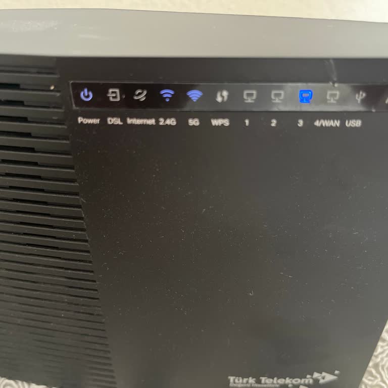 Sürekli İnternet Kesintileri Ve Müşteri Hizmetlerinden Dönüş Alamama