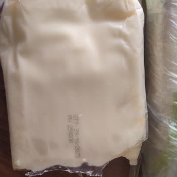 Son Kullanma Tarihi Geçmemiş Kaşar Peynirinin Küflenmesi