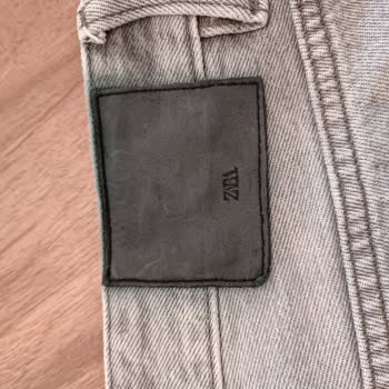 Zara'dan Aldığım Pantolonda Deri Parçası Lekesi Şoku!