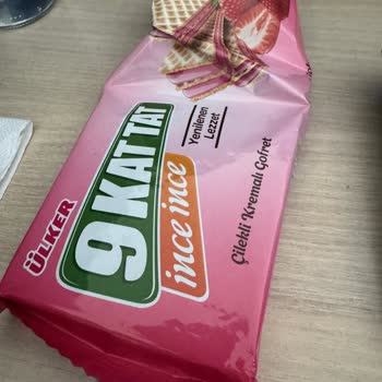 Gofretin İçinden Sert Plastik Çıktı Sağlık Riski Yaşadım