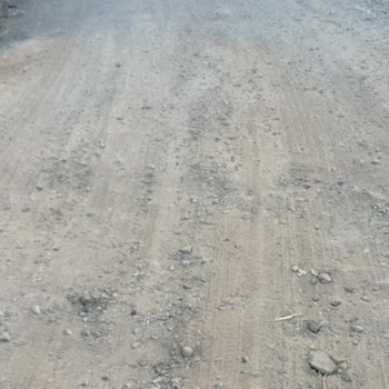 Yol Kazısı Sonrası Asfalt Bozuldu, Araç Geçişi Zorlaştı