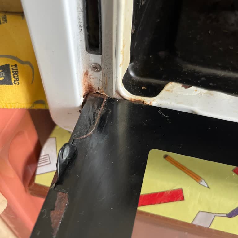 Simfer Fırının Kapağı Kapanmıyor Ve Kullanılamıyor