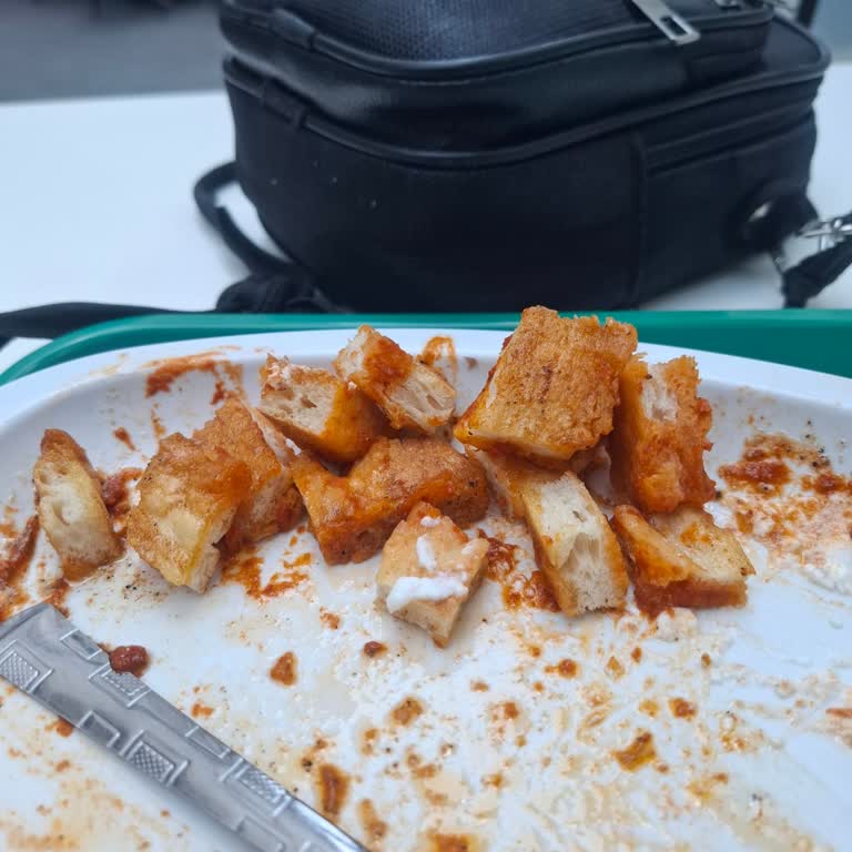 Ekrem Coşkun İskender'de Et Ve Sos Olmadan Servis Edilen Döner Hayal Kırıklığı