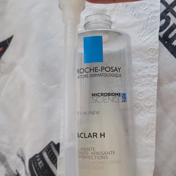My La Roche-Posay Effaclar H Iso-Biome Cleanser Pump Is Rusting