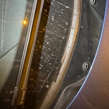 Ön Cam Fitilindeki Çatlaklar İçin Değişim Talebi