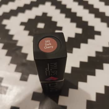 Aldığım Rujun İçi Tamamen Boş Çıktı Çözüm Bekliyorum