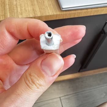 2 Ayakkabıdan Biri 4 Ayda Kırıldı, Kıbrıs'ta Değişim Yapılmıyor!