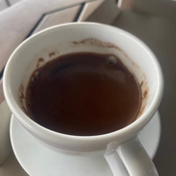 Kahve Fincanı Yarım Dolduruldu, Yoğunluk Bahanesiyle Geçiştirildim