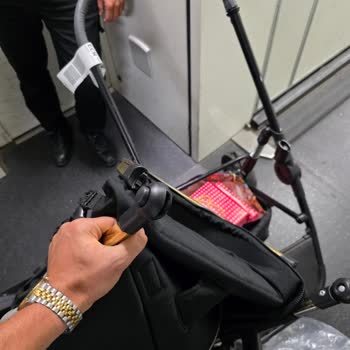 Bebek Arabamız Uçuşta Kırıldı, Çözüm Bekliyoruz