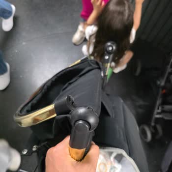 Bebek Arabamız Uçuşta Kırıldı, Çözüm Bekliyoruz