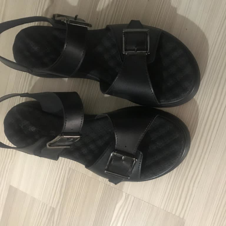 Derimod Sandaletlerde Kısa Sürede Koku Problemi Ve Yetersiz Destek