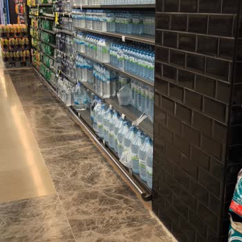 Market Şubesinde Bardak Su Koli Stok Sorunu