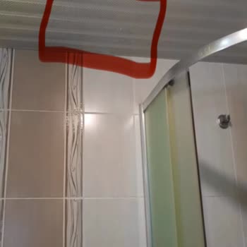 Üst Kattan Gelen Su Sızıntısı Evimde Hasara Ve Mağduriyete Yol Açıyor