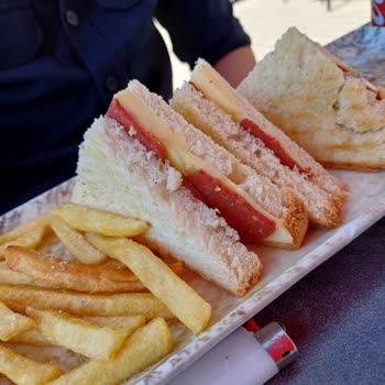Çekmeköy Güngören Sosyal Tesislerinde Geç Ve Yetersiz Hizmet Deneyimi
