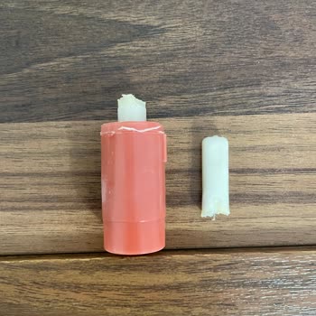 Küçük Menteşe Arızası Nedeniyle Klozet Kapağını Değiştirmek Zorunda Kalmak İstemiyorum