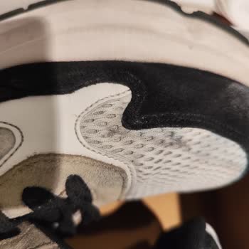 Yağmurda Boyası Akan Ayakkabıya Ret Cevabı Şaşkınlığı