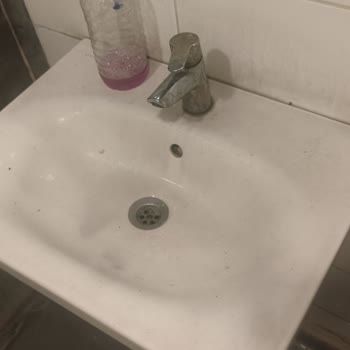 Total Akdeniz Sanayi Şubesi Tuvalet Temizliği Yetersizliği