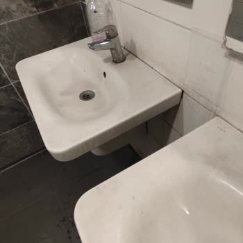 Total Akdeniz Sanayi Şubesi Tuvalet Temizliği Yetersizliği