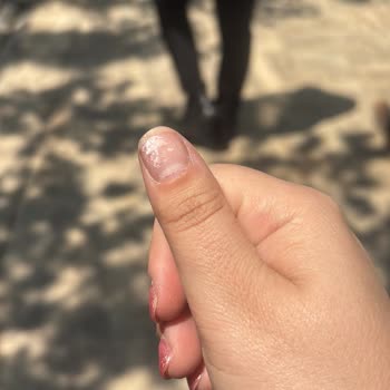 Kalıcı Oje Hizmetinde Sürekli Soyulma Ve İade Sorunu