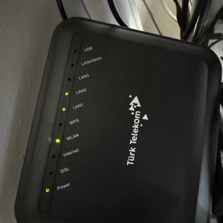 Üç Gündür İnternetsiz Kaldık, Fiber Altyapı Bekleyişimiz Sürüyor