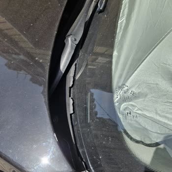 BMW F20 118i Ön Cam Fitili Kronik Sorunu Ve Su Sızdırma Şikayeti