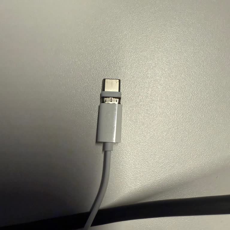 Kısa Sürede Deforme Olan Kulaklık Ve Yüksek Tamir Ücreti