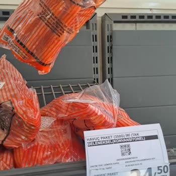 A101'de Küflü Ve Bozuk Havuç Satışı, İlgisiz Personel