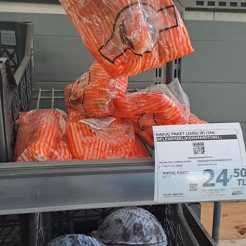 A101'de Küflü Ve Bozuk Havuç Satışı, İlgisiz Personel