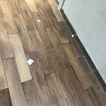 Çocuk Bölümü Deneme Kabinlerinde Temizlik Sorunu