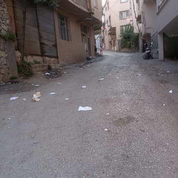 Mahallede Sürekli Kir Ve Gürültü Sorunu