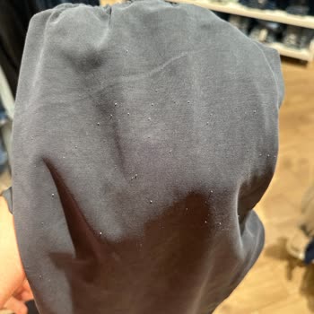 Az Kullanılan Eşofman Altında Tiftiklenme Ve Değişim Talebi