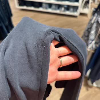 Az Kullanılan Eşofman Altında Tiftiklenme Ve Değişim Talebi